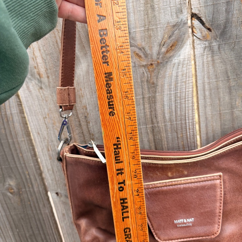 Matt & Nat Vegan Leather Handbag Large in Cruelty Free Leather - Picture 5 of 16